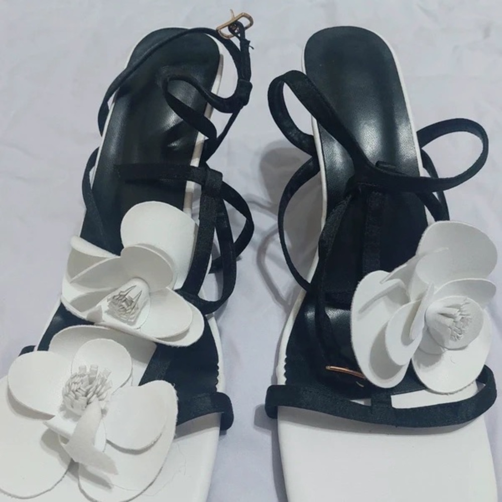 SHEIN Black and White Floral Appliqué Strappy Sandals